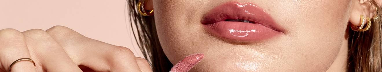 Lip gloss makeup