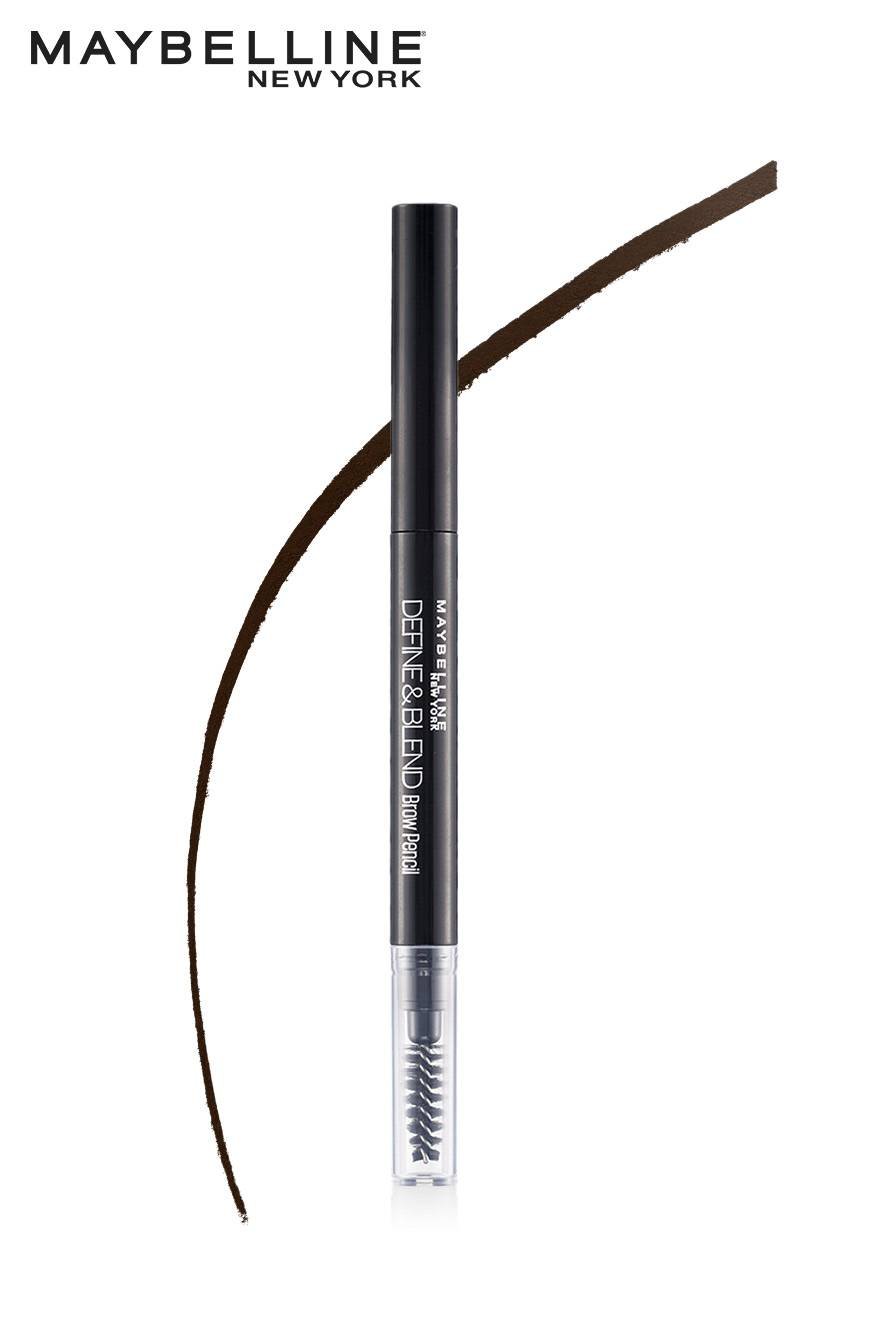 Maybelline Define and Blend Brow Pencil in use for styling
