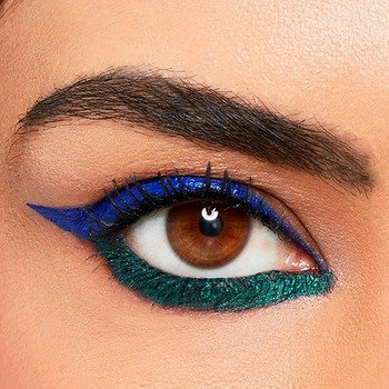 Graphic top eyeliner looks