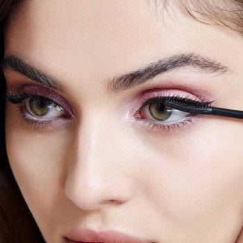 Eye hotsell makeup mascara