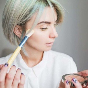 How To Apply Foundation To Prevent It From Looking Cakey And Patchy - Maybelline India