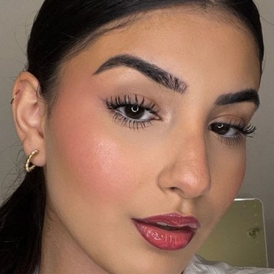 Loose Powder vs Compact Powder: Learn Which One Should You Choose?