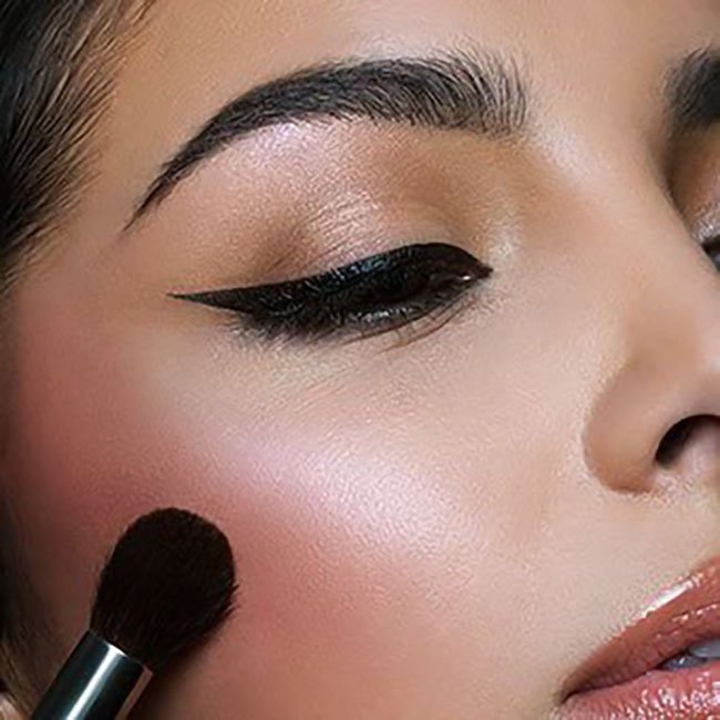 Reception Makeup for Brides: 3 Stunning Looks to Try