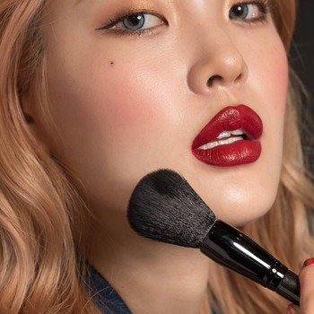 Start Your Cosmoholic Journey With This Easy Makeup Brush And Application Guide