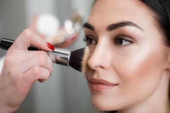 Step by Step Winter Makeup Routine